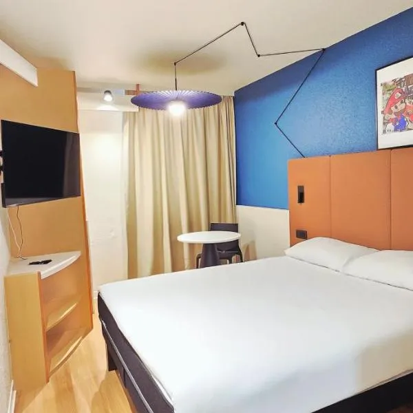 ibis Lyon Est Bron, hotel en Bron