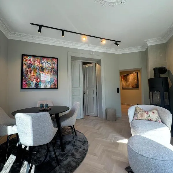 High End Oslo Stay, Top Location in Oslo, Bislett, 2 separate bedrooms, separate kitchen and livingroom, hotel din Oslo