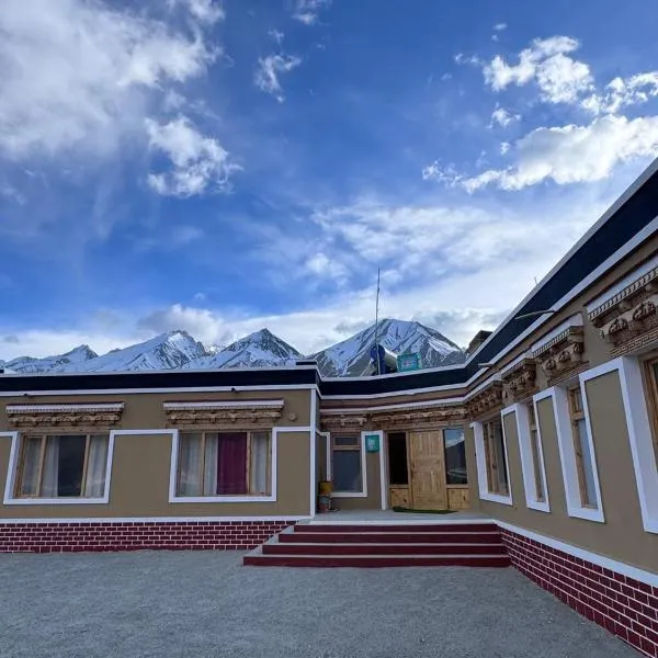 Ostal Residency Pangong, hotel sa Merak