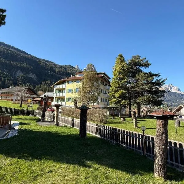 Hotel Montana ski-bike-spa, khách sạn ở Pozza di Fassa