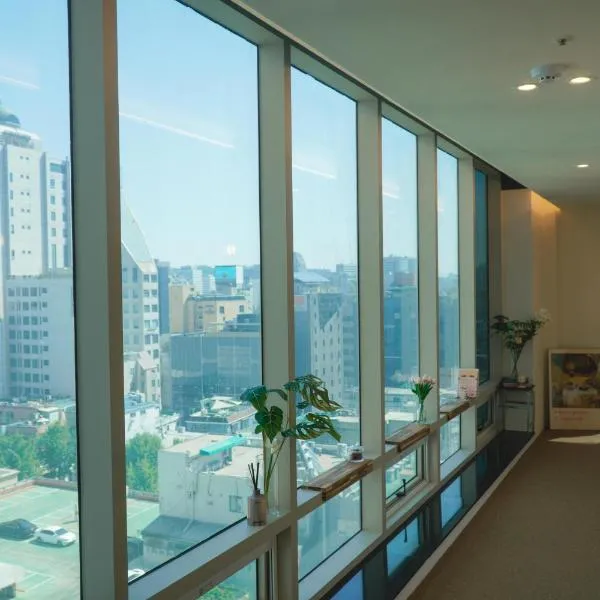 Hotel LETS Above, ξενοδοχείο στη Σεούλ
