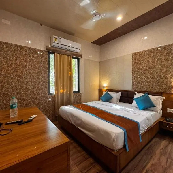 OPO Palm Villa Dritan, khách sạn ở Jharol