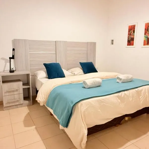 G2 Casa en Villa Ángela 2 dormitorios con Garage Independiente, hotel en Villa Ángela