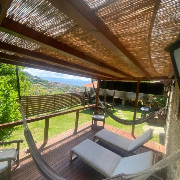 Relax en el Paraíso con vistas al mar y a la montaña Casa Rural A Gorgoriña, hotel a Cangas de Morrazo