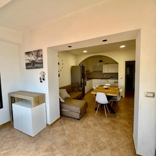 Casa via veneto, hotel em Carbonia