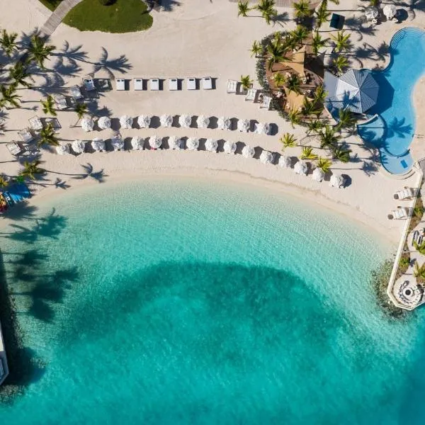 Blue Haven Resort- All Inclusive – hotel w mieście Grace Bay