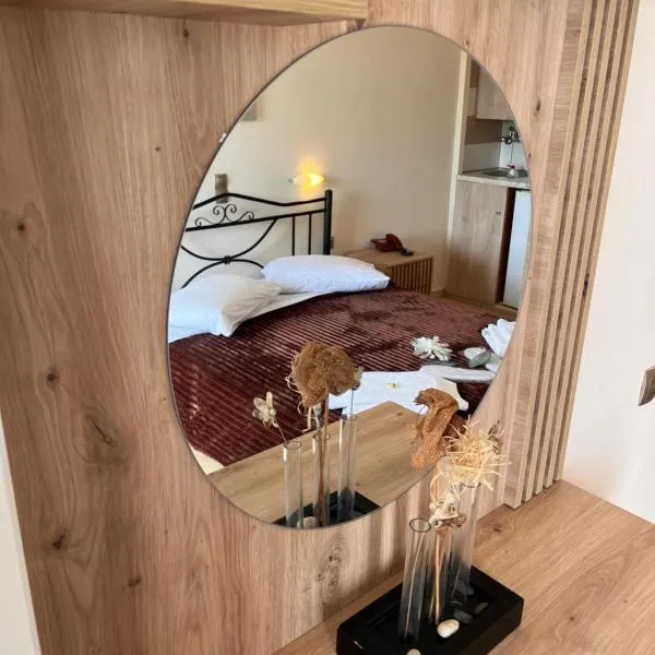Isidora Hotel, хотел в Агия Марина Егина
