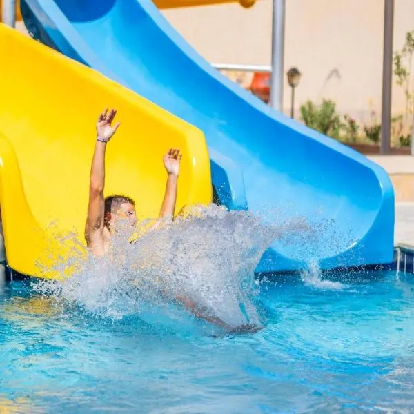Continental Rosa Boho Hotel And Aqua Park، فندق في الغردقة