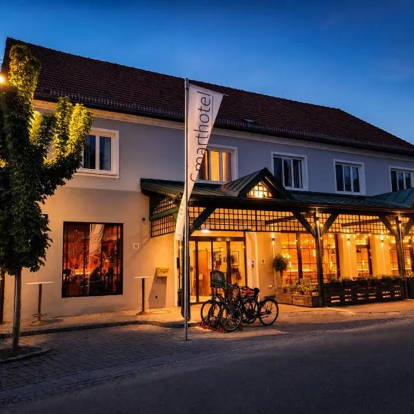 Smarthotel Schmid - Restaurant & Bar inhouse - Nähe Schlossteich, hotel v destinaci Sitzenberg