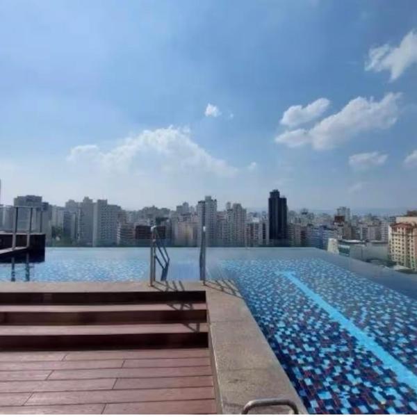 Apartment for 4 people with the largest suspended pool in SP