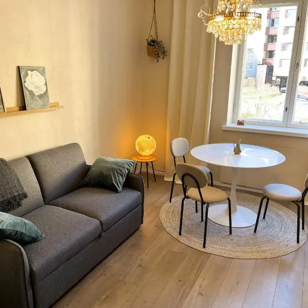 Compact and cozy newly renovated apartment, hotel di Helsinki