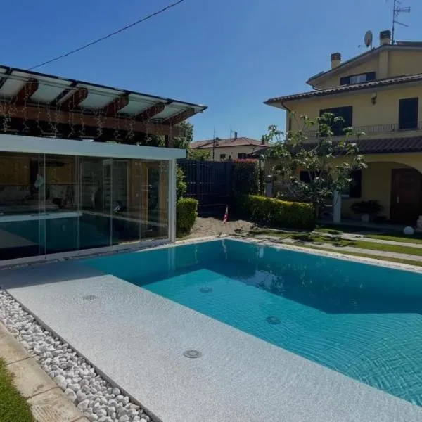 Villa Il Matto con spa idromassaggio e sauna, hotel u gradu 'Arezzo'