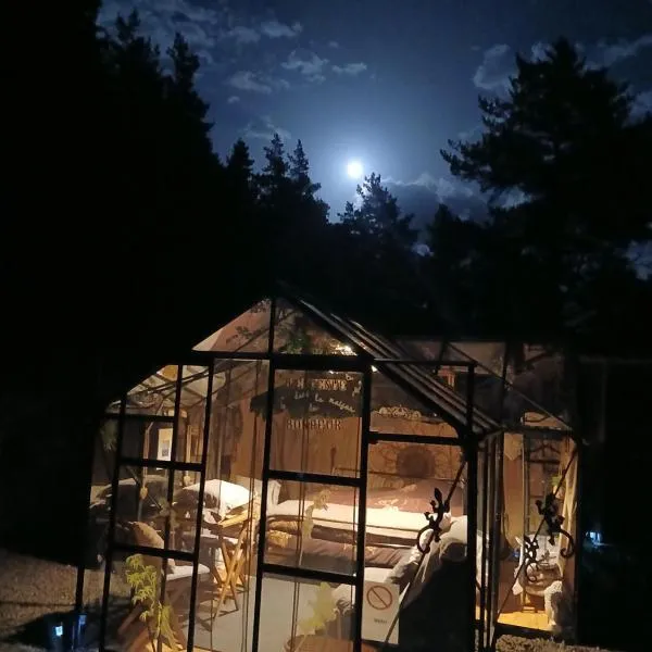 L'Ô Ré des Bois, hébergement insolite Clair de Lune, Bain norvégien, sauna, kota, ξενοδοχείο σε Laussonne