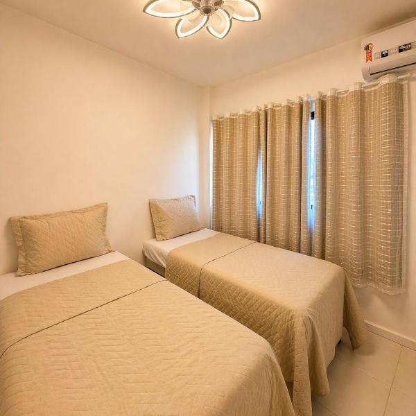Flat com Piscina Guarajuba 2 Quartos 100m da Praia - Foto 2