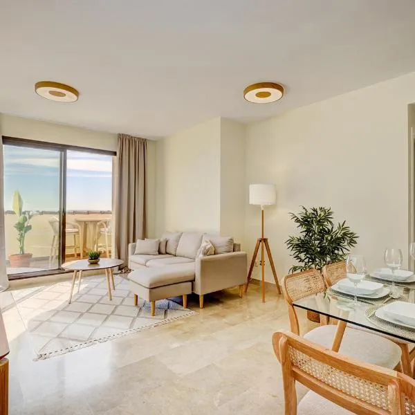 Cosy Sea View Flat with Terrace & Pool, hotel en Manilva