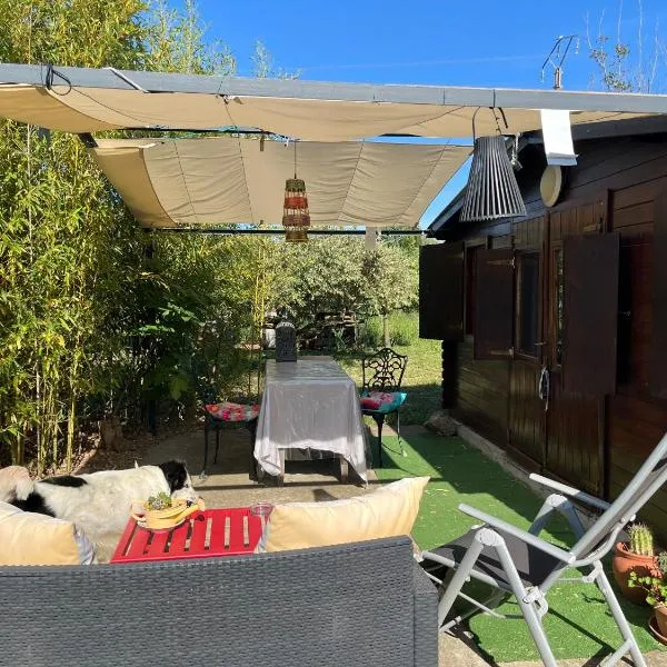 Chalet des oliviers 10mn CV Béziers dans propriété bien pour cyclistes, Hotel in Béziers