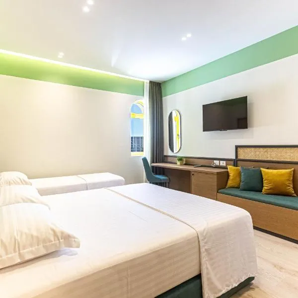 Santorini Luxury Room 6 - Beach Access, Parking and more, hotel din Palasë