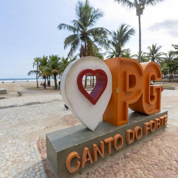 Apartamento com Garagem a 450m da Praia do Forte - Foto 5