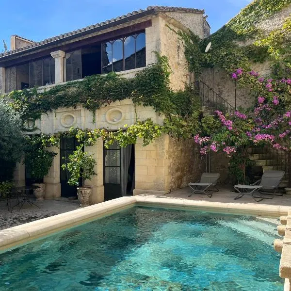 Le patio de Collias, khách sạn ở Collias