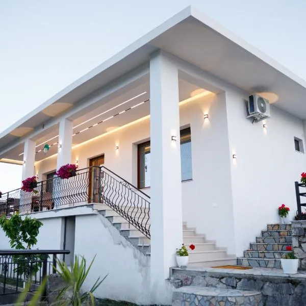 Çifliku RSXH, hotelli kohteessa Gjirokastër