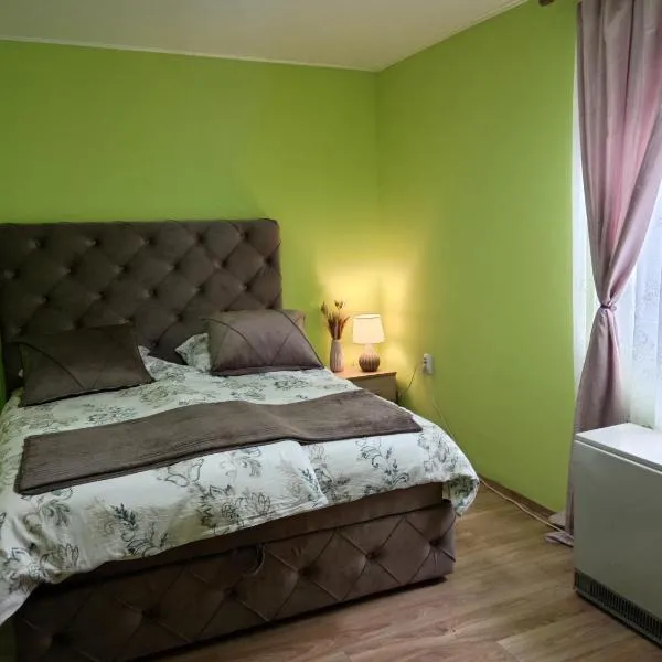 Tiski raj, hotel in Bečej
