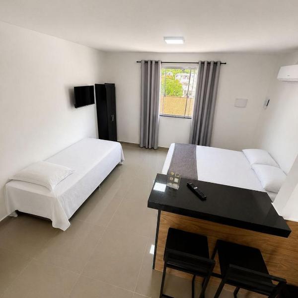 RM Hospedagem, apartamentos Completos - Cabo Frio Ar+Wi-Fi oferecendo conforto e segurança em Cabo Frio. - Foto 2