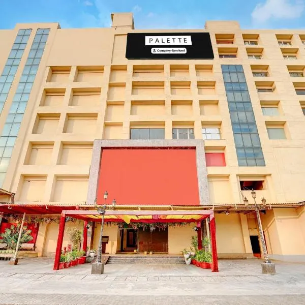 Palette A Lux Corporate Townhouse Near 3 Minutes Kaushambi Metro Station, hotel in Ghaziabad