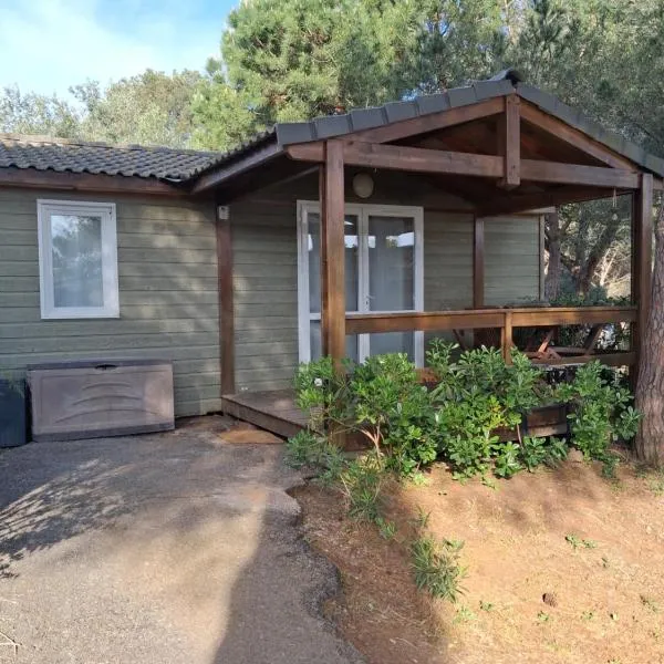 Chalet climatisé 6 personnes, hotel in Agde