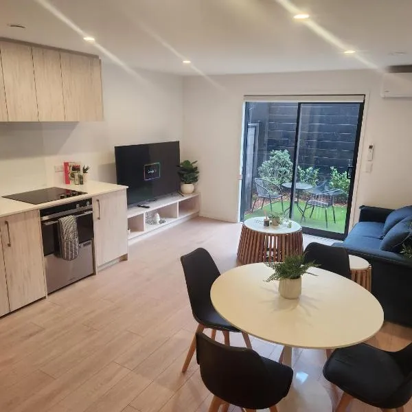 Central, Sleeps 4, Spa & Sauna, hotel in Christchurch