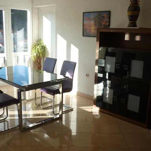 Apartments Nikola, hotel v destinaci Pučišća