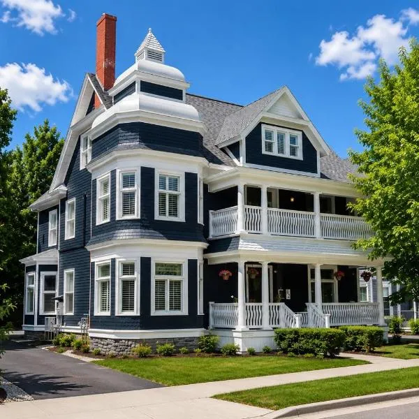 IODE Clark House Top Floor Apartment, hotelli kohteessa Fredericton