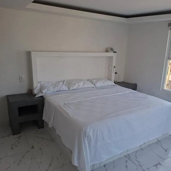 Tonys Place, מלון באקפולקו