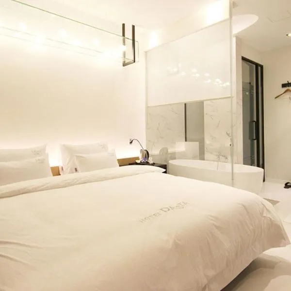 Jinhae Pasta Hotel, hotell i Changwon