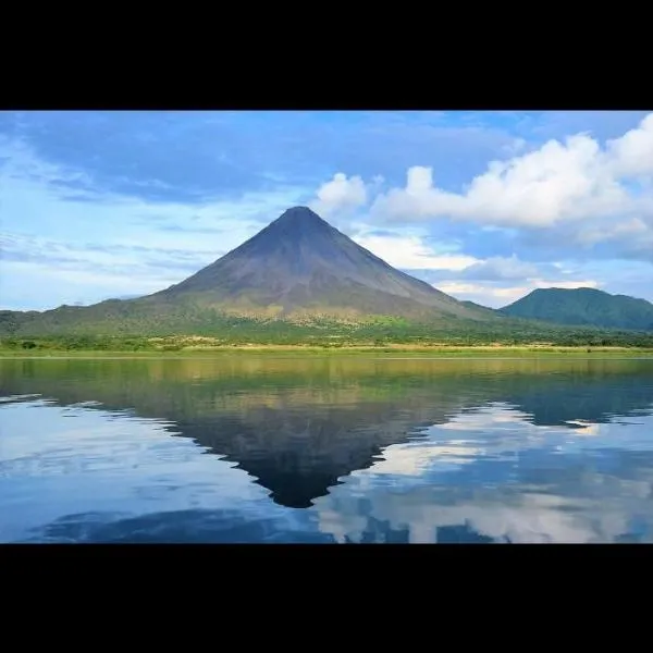 Granja Agua Azul, Wi-FI,AC-WC,Parking,la Fortuna, khách sạn ở Fortuna