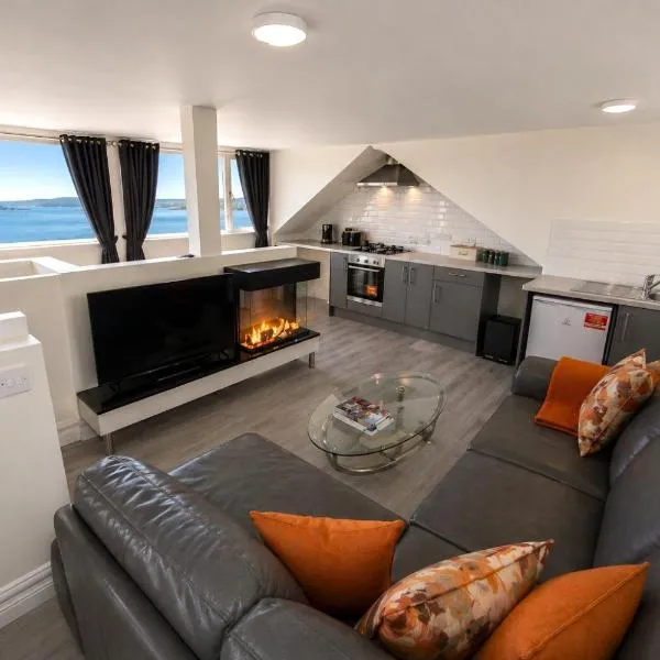 Unit 6 Penthouse Apartment With Harbour & Island Views, hotel v destinaci Cobh