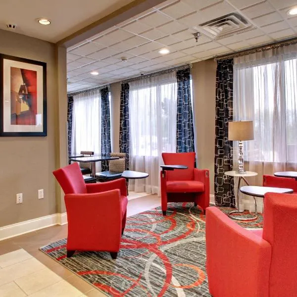 Holiday Inn Express Hurricane Mills Waverly by IHG、Hurricane Millsのホテル