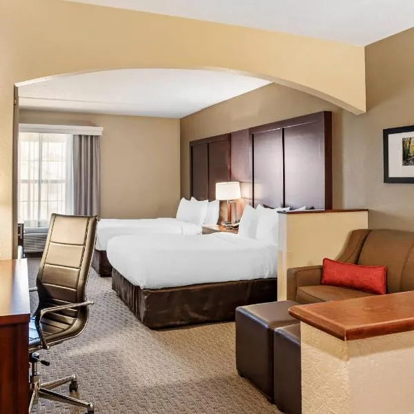 Comfort Suites State College near Penn State - Steps Away from PSU!, hotel State College-ban