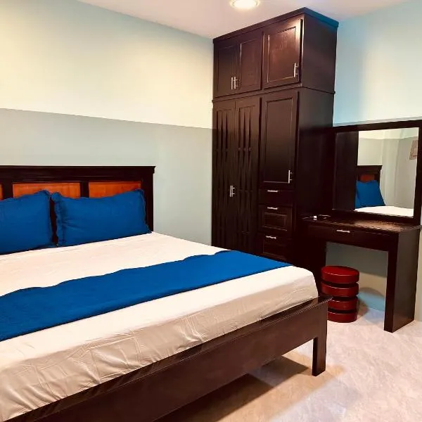 Hotel Sea Queen Suite & Golf Cart Rental, отель в Сан-Педро