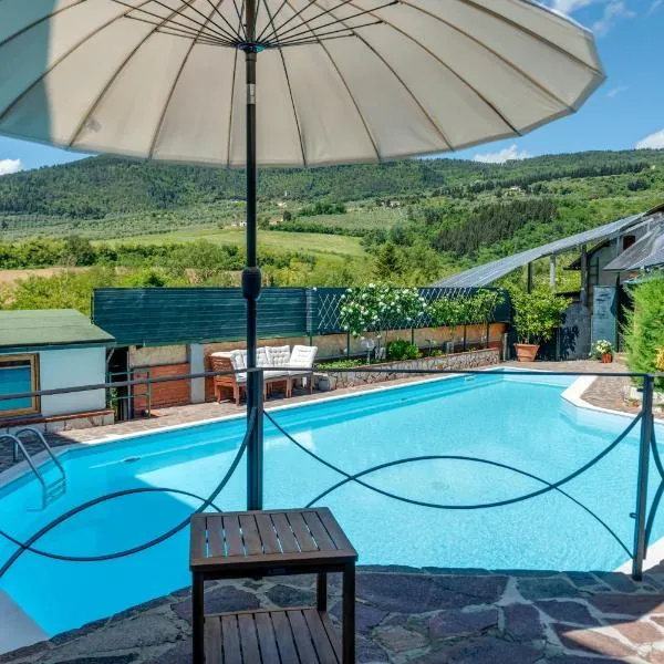 Guest House Fantaccini con Piscina, hotel em Pelago