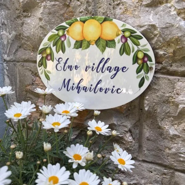 Etno village Mihailovic III、Kutiのホテル