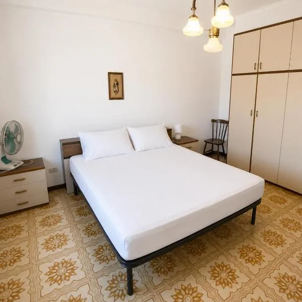 Charming apartment near Lake Bolsena, ξενοδοχείο σε Grotte di Castro
