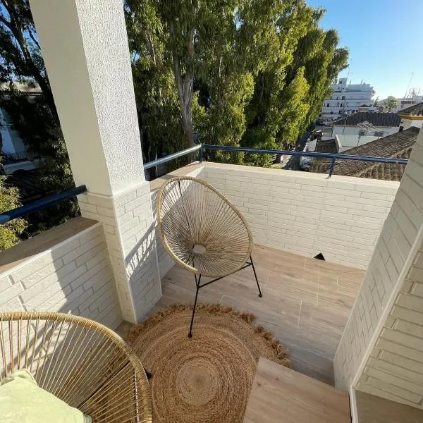 Bright Apartment with Terrace and Views, hotel en Chipiona