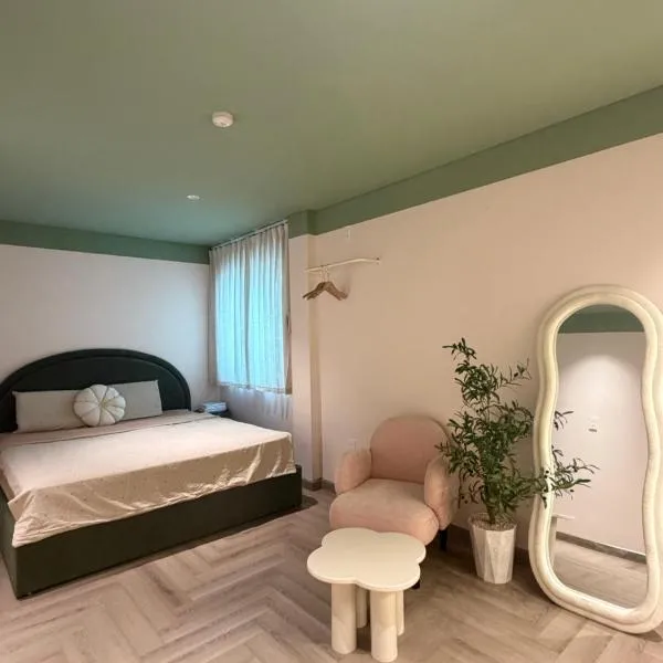 Chạm homestay, מלון בהא טין