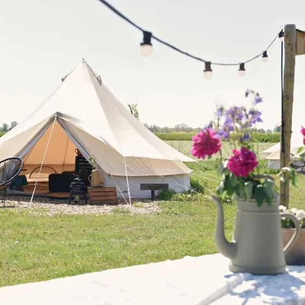 Smuk Bell Tent Glamping aan het water in Friesland, Hotel in Echtenerbrug
