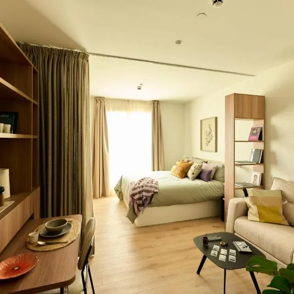 Be Casa Sant Cugat, hotel in Sant Cugat del Vallès