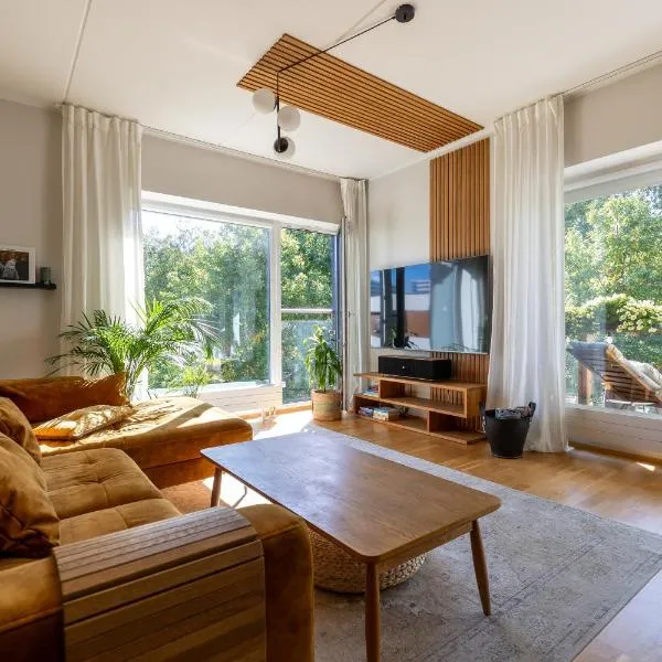 Modern and Peaceful Seafront apartment - Wifi, Free Parking, ξενοδοχείο στο Παρνού