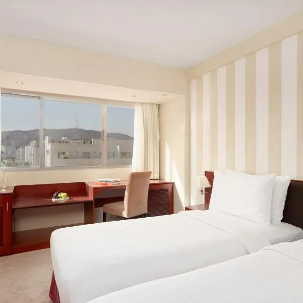 Al Falaj Hotel - Secure City Escape in Muscat, hotel din Muscat