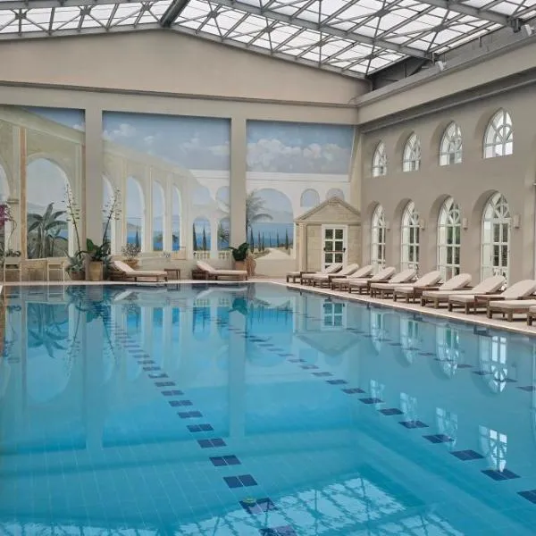 St.George's Bay Country Club & Spa, מלון באחראבי
