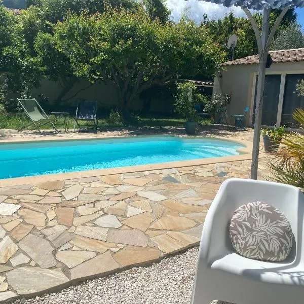 Studio de rêve au cœur du var., Hotel in Pourcieux