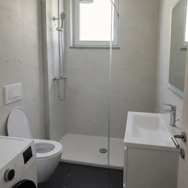 Apartman Tea, מלון בPićan